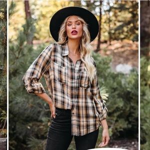 VICI COLLECTION Hadid Plaid Button Down Top